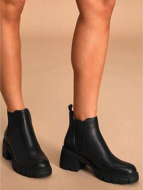 Steve Madden Howler Ankle Boots